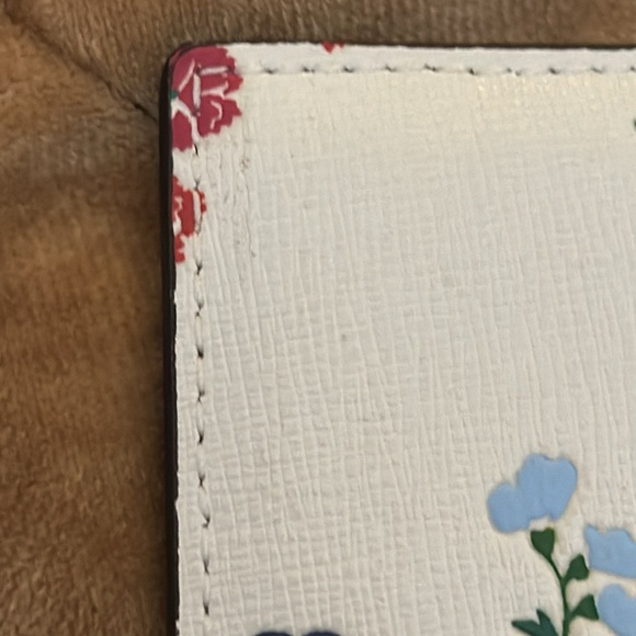 Kate Spade New York Morgan Cluster Floral Embossed Card Case - Picture 5 of 6